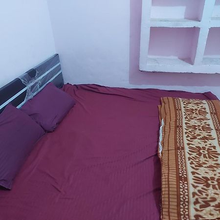 Kanti Devi Seva Sadan Mathura Esterno foto