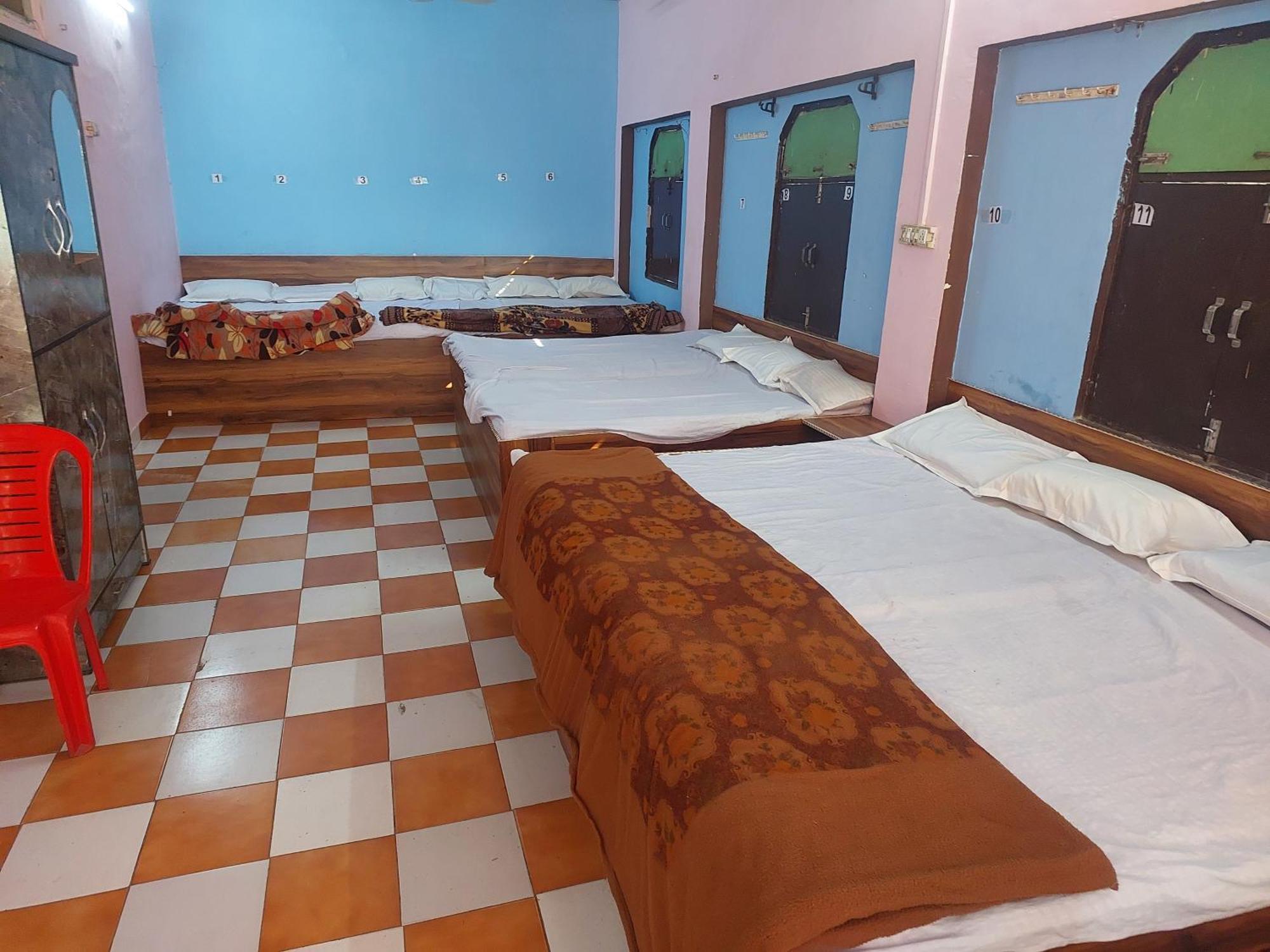 Kanti Devi Seva Sadan Mathura Esterno foto