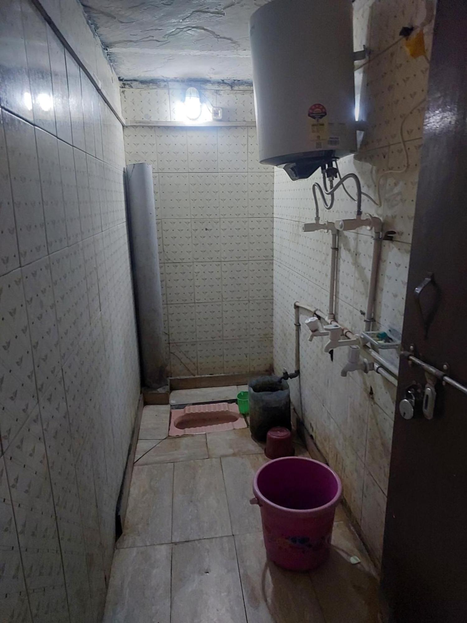 Kanti Devi Seva Sadan Mathura Esterno foto